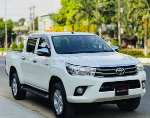 Xe Toyota Hilux 2.4E 4x2 MT 2017
