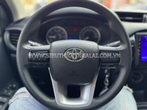 Xe Toyota Hilux 2.4E 4x2 MT 2017