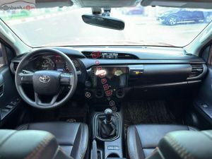 Xe Toyota Hilux 2.4E 4x2 MT 2020