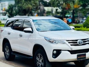 Xe Toyota Fortuner 2.4G 4x2 MT 2020