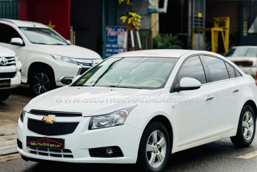 Chevrolet Cruze LS 1.6 MT 2014