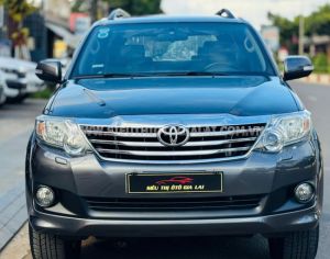 Xe Toyota Fortuner 2.7V 4x4 AT 2013