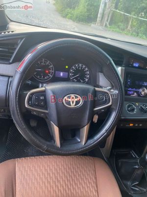 Xe Toyota Innova 2.0E 2016