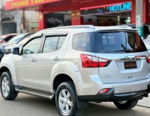 Xe Isuzu MU-X 2.5 4X2 MT 2016