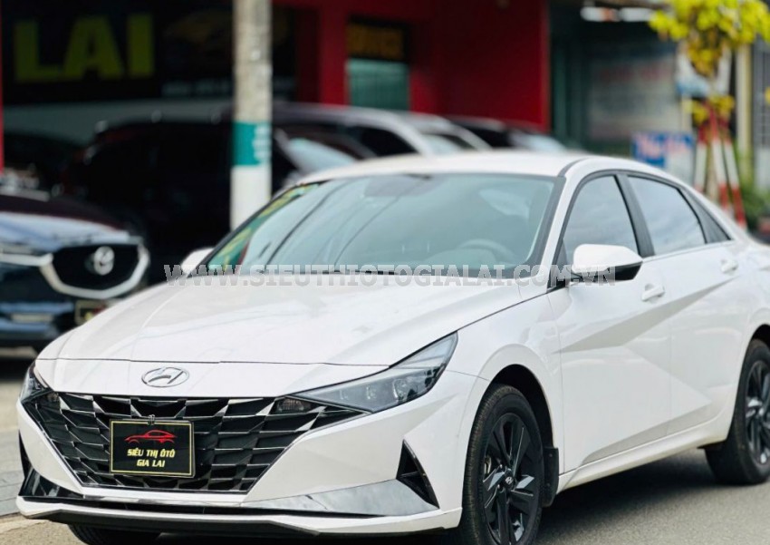 Hyundai Elantra 1.6 AT Đặc biệt 2023