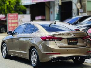 Xe Hyundai Elantra 1.6 MT 2017