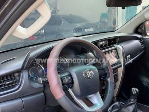 Xe Toyota Fortuner 2.4G 4x2 MT 2017