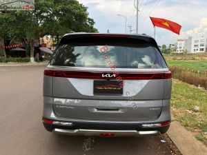 Xe Kia Carnival Premium 2.2D 8S 2024