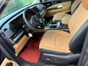 Xe Kia Carnival Premium 2.2D 8S 2024