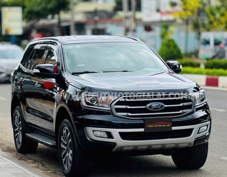 Ford Everest Trend 2.0L 4x2 AT 2018