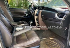 Xe Toyota Fortuner 2.4G 4x2 AT 2020