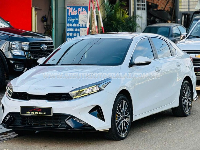 Kia K3 Premium 2.0 AT 2022