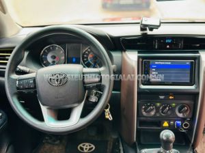 Xe Toyota Fortuner 2.4G 4x2 MT 2017