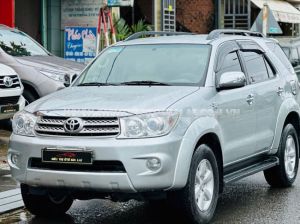 Xe Toyota Fortuner 2.7V 4x4 AT 2011