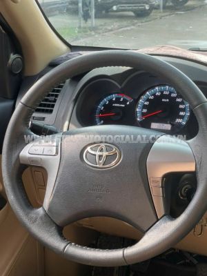 Xe Toyota Fortuner 2.5G 2015