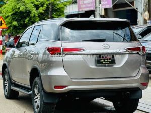 Xe Toyota Fortuner 2.4G 4x2 AT 2019