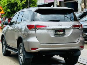 Xe Toyota Fortuner 2.4G 4x2 AT 2019