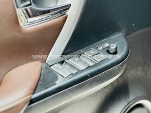 Xe Toyota Fortuner 2.4G 4x2 AT 2019