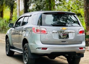 Xe Chevrolet Trailblazer LT 2.5L 4x2 MT 2018