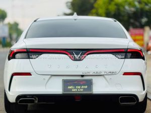 Xe VinFast Lux A 2.0 Premium 2.0 AT 2019