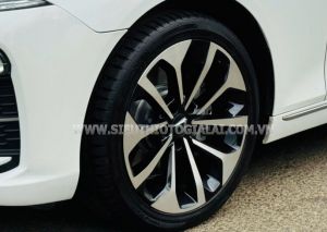 Xe VinFast Lux A 2.0 Premium 2.0 AT 2019