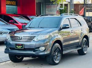 Xe Toyota Fortuner 2.7V 4x2 AT 2015