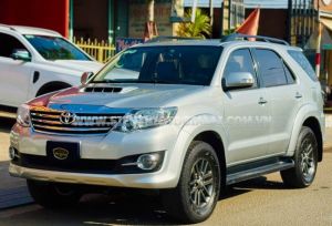 Xe Toyota Fortuner 2.5G 2015