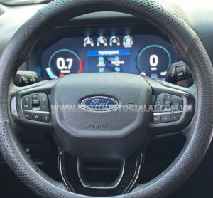 Xe Ford Everest Titanium Plus 2.0L 4x4 AT 2023