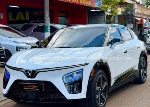 Xe VinFast VF7 Plus 2026