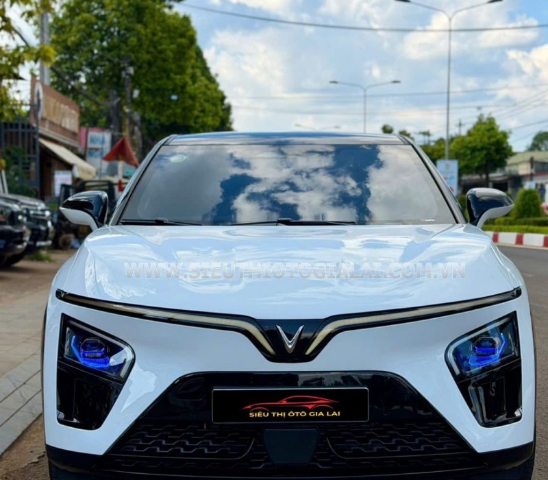 VinFast VF7 Plus 2026
