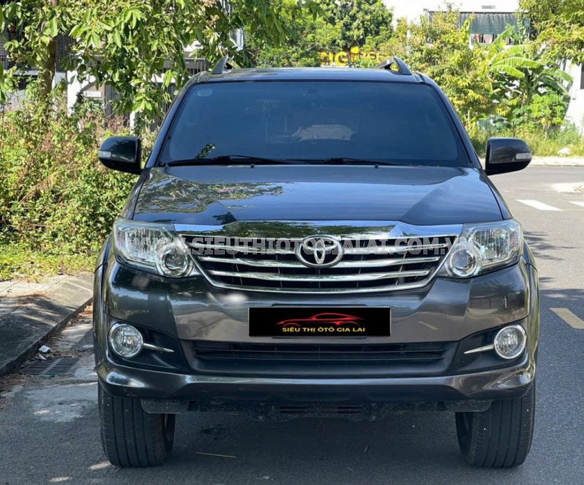 Toyota Fortuner 2.7V 4x2 AT 2015