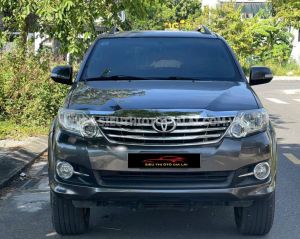 Xe Toyota Fortuner 2.7V 4x2 AT 2015