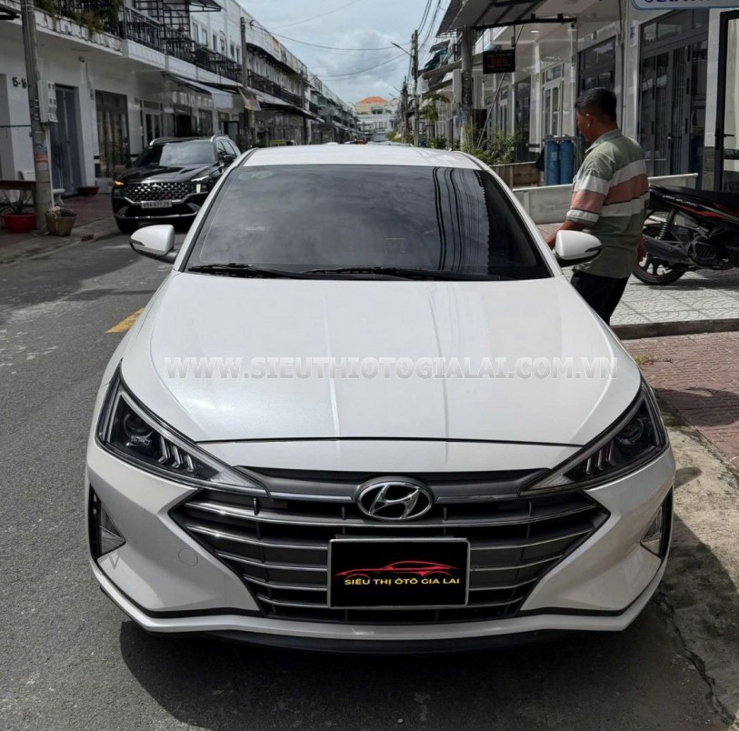 Hyundai Elantra 1.6 MT 2022