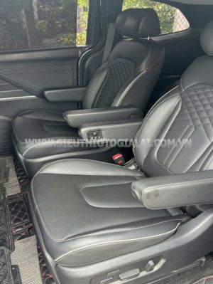 Xe Hyundai Custin Cao Cấp 2.0T 2024