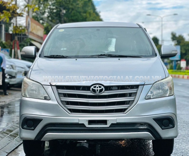 Toyota Innova 2.0E 2015