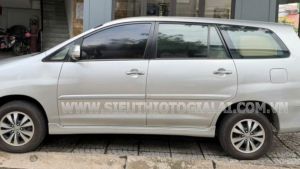 Xe Toyota Innova 2.0E 2015