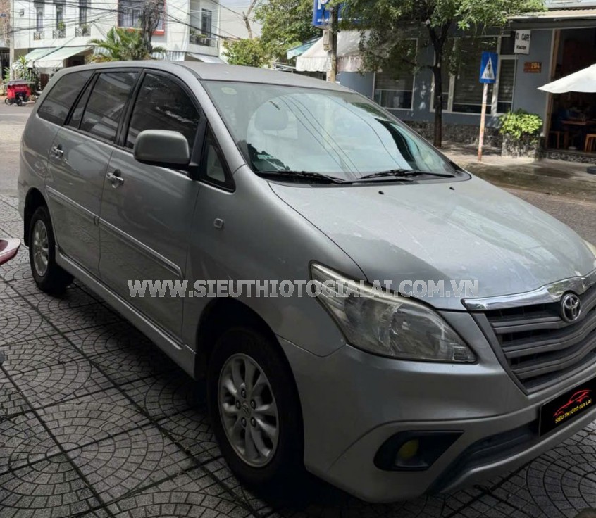 Toyota Innova 2.0E 2014