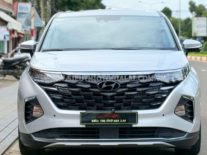 Hyundai Custin Cao Cấp 2.0T 2024